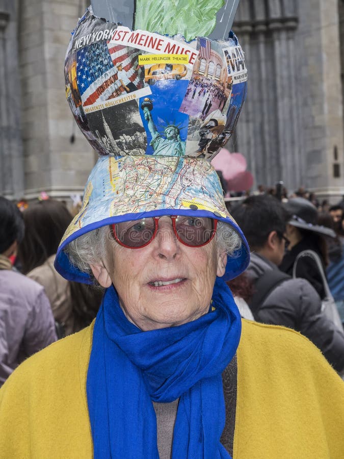 De Parade en de Bonnetfestival 2018 van Pasen stock afbeelding De Parade en de Bonnetfestival 2018 van Pasen stock afbeelding