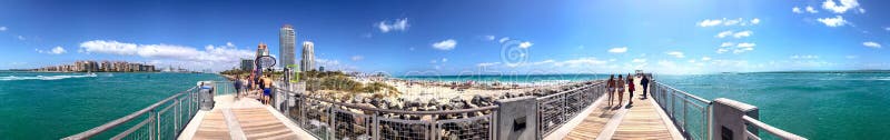 De Pijler van zuidenpointe, panorama van het Zuidenstrand van Miami stock fotografie De Pijler van zuidenpointe, panorama van het Zuidenstrand van Miami stock fotografie