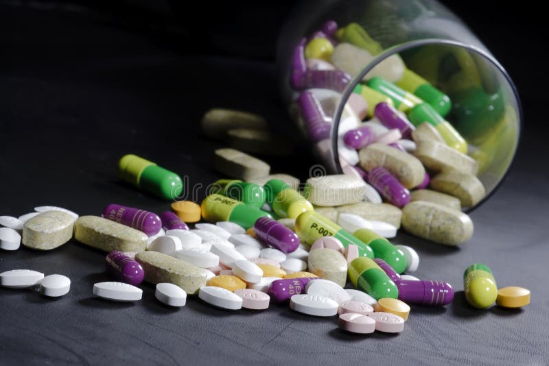 De Pillen van het medicijn stock afbeelding. Image of onderschriften 7383445