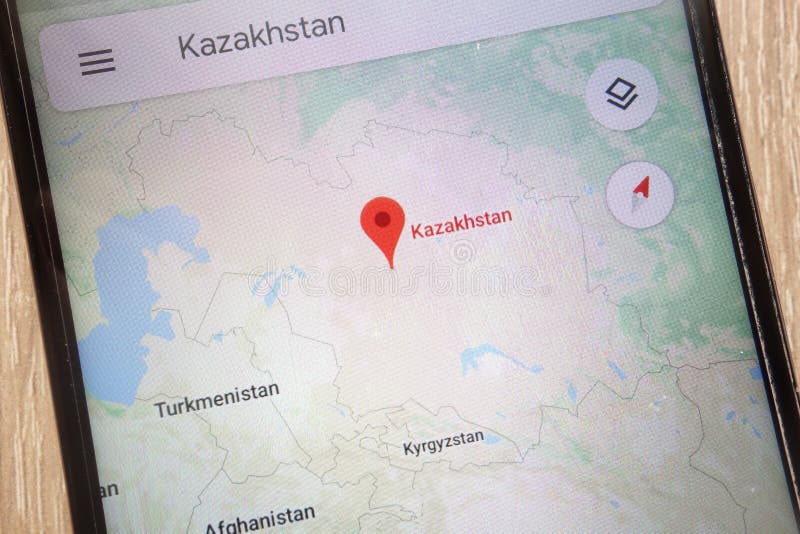 De plaats van Kazachstan op Google Maps op een moderne smartphone wordt getoond die royalty-vrije stock afbeelding De plaats van Kazachstan op Google Maps op een moderne smartphone wordt getoond die royalty-vrije stock afbeelding