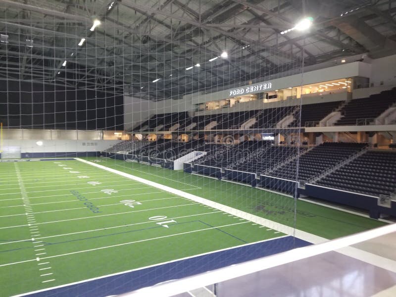 De praktijk van het de Cowboysgebied van Ford Center Dallas TX stock foto De praktijk van het de Cowboysgebied van Ford Center Dallas TX stock foto