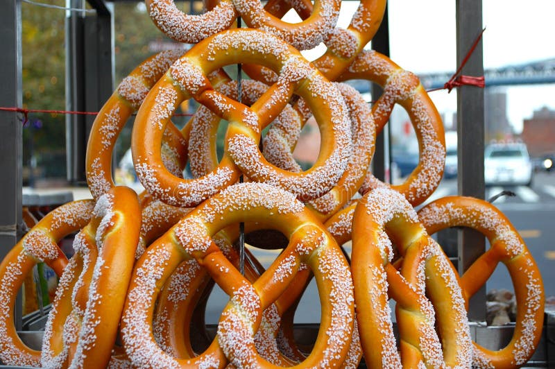 De Pretzels van New York stock foto. Image of straat 44171102