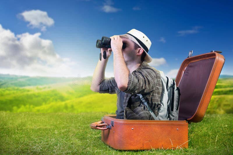 De reizende ontdekkingsreiziger neemt aard waar stock foto's De reizende ontdekkingsreiziger neemt aard waar stock foto's
