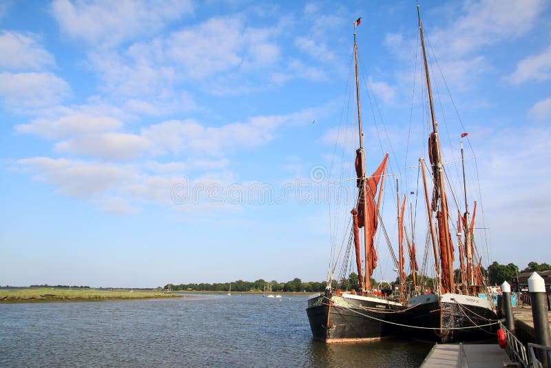 De Rivier Blackwater en de Varende Aken van Theems in Maldon Essex het UK stock foto De Rivier Blackwater en de Varende Aken van Theems in Maldon Essex het UK stock foto