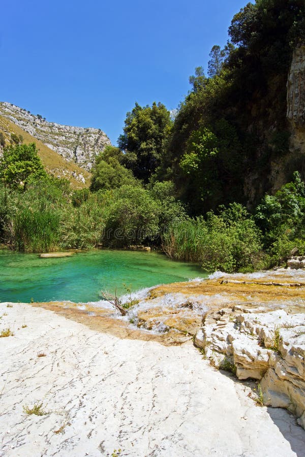 De rivier van Cavagrande in Sicilië royalty-vrije stock foto's De rivier van Cavagrande in Sicilië royalty-vrije stock foto's
