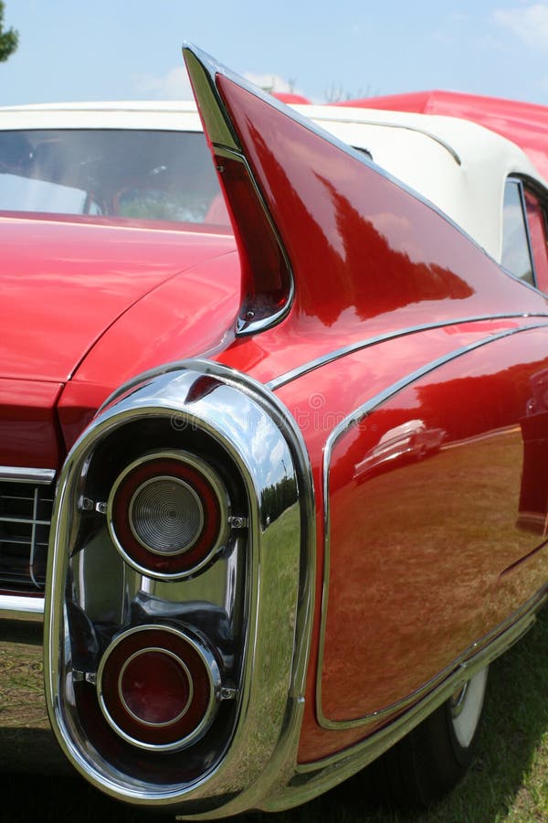 De rode Klassieke vin van de Staart van de Auto royalty-vrije stock afbeeldingen De rode Klassieke vin van de Staart van de Auto royalty-vrije stock afbeeldingen