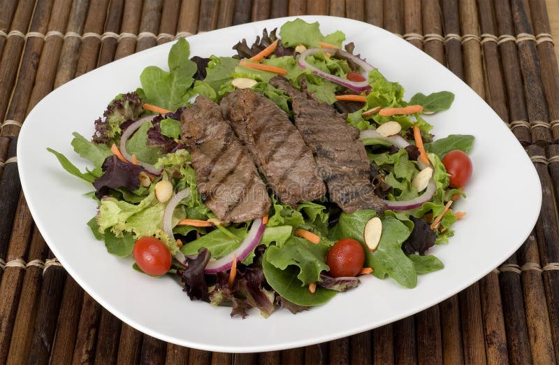 De Salade van het Teriyakilapje vlees stock afbeeldingen De Salade van het Teriyakilapje vlees stock afbeeldingen