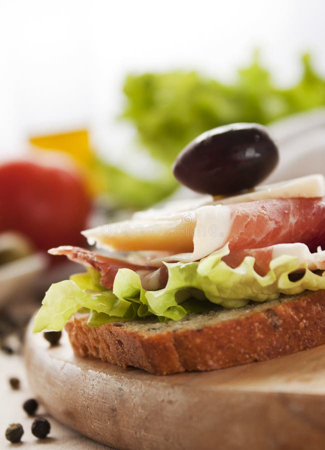 De Sandwich Van Prosciutto En Van De Kaas Stock Foto Afbeelding