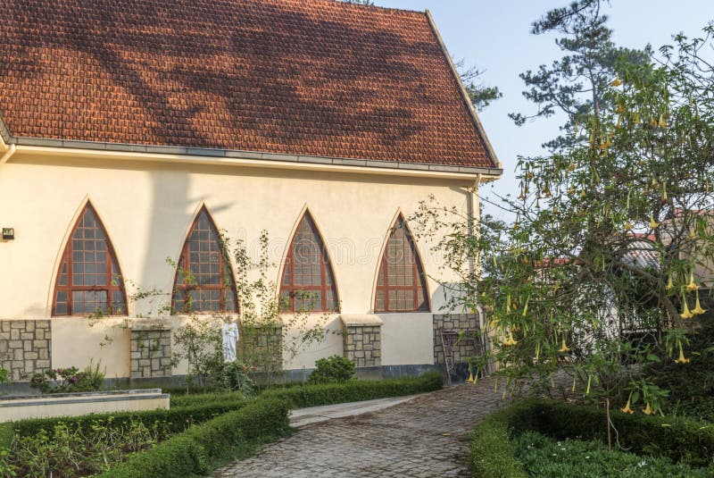 De School Van Notre Dame Du Langbianor Couvent Des Oiseaux Redactionele