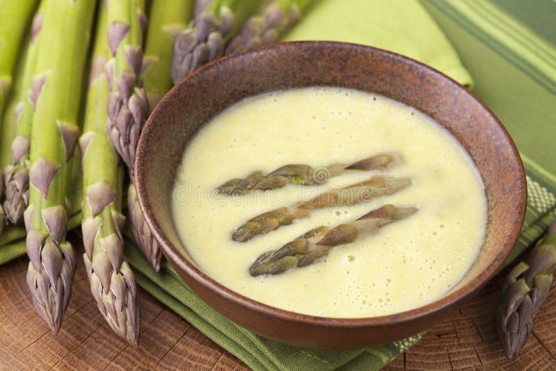 Roomsoep van asperges royalty-vrije stock foto's