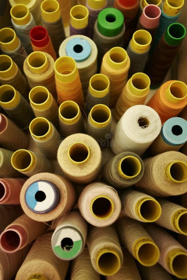 De Spoelen van de naaiende Draad stock afbeelding De Spoelen van de naaiende Draad stock afbeelding