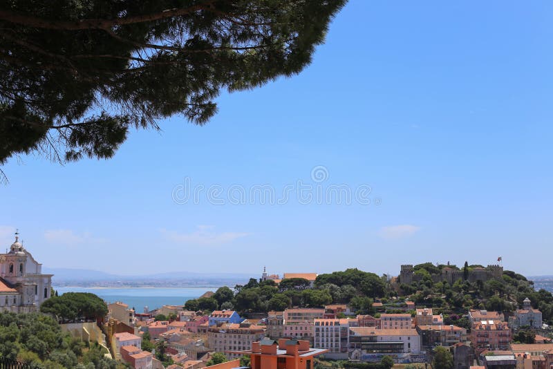 De Stad van Lissabon en Overzees Landschap Portugal royalty-vrije stock afbeelding De Stad van Lissabon en Overzees Landschap Portugal royalty-vrije stock afbeelding