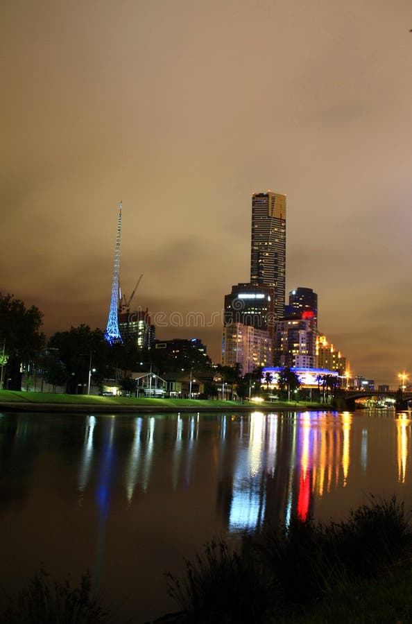 De stad van Melbourne bij nacht royalty-vrije stock foto's De stad van Melbourne bij nacht royalty-vrije stock foto's