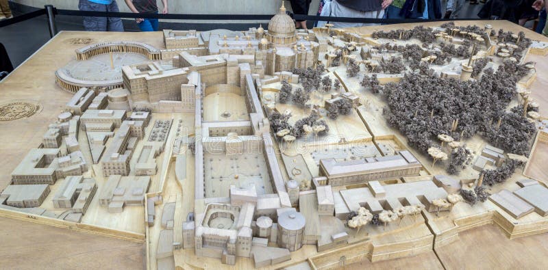 De stad van Vatikaan in miniatuur, houten modellay-out van stad wordt blootgesteld in het Museum van Vatikaan royalty-vrije stock afbeelding De stad van Vatikaan in miniatuur, houten modellay-out van stad wordt blootgesteld in het Museum van Vatikaan royalty-vrije stock afbeelding