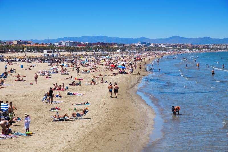 De stranden van Gr Cabanyal en van La Malvarrosa in Valencia, Spanje royalty-vrije stock afbeeldingen De stranden van Gr Cabanyal en van La Malvarrosa in Valencia, Spanje royalty-vrije stock afbeeldingen