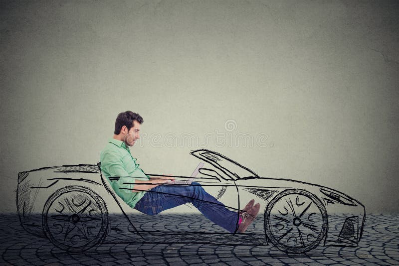 De technologieconcept van de Driverlessauto Mens die laptop computer met behulp van terwijl het drijven van een auto royalty-vrije stock afbeeldingen De technologieconcept van de Driverlessauto Mens die laptop computer met behulp van terwijl het drijven van een auto royalty-vrije stock afbeeldingen