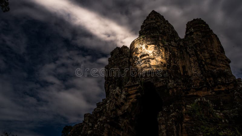 De tempel van Angkorwat Siem oogst, de glimlach van angkor royalty-vrije stock foto De tempel van Angkorwat Siem oogst, de glimlach van angkor royalty-vrije stock foto