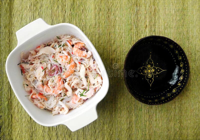 De Thaise Salade van Stijlzeevruchten stock foto's De Thaise Salade van Stijlzeevruchten stock foto's