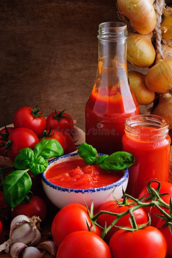 De tomate todavía de la salsa vida