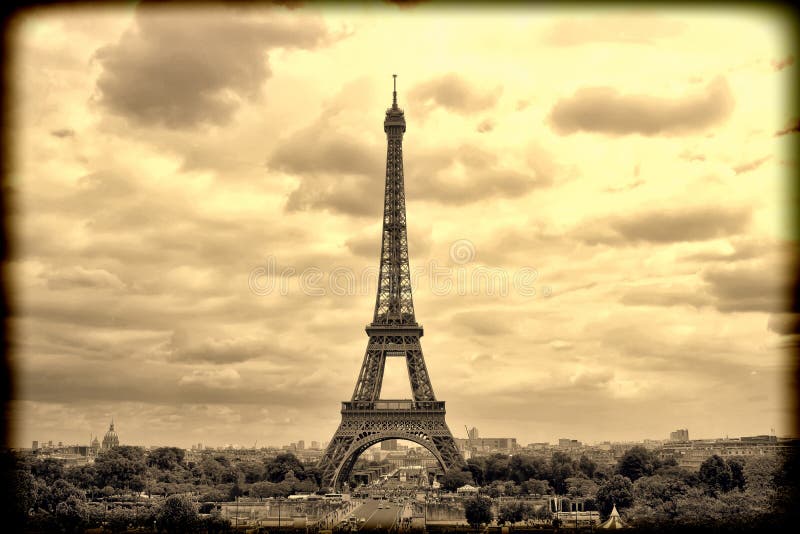 De Toren van panoramaeiffel in Parijs Uitstekende mening Retro stijl stock afbeeldingen De Toren van panoramaeiffel in Parijs Uitstekende mening Retro stijl stock afbeeldingen