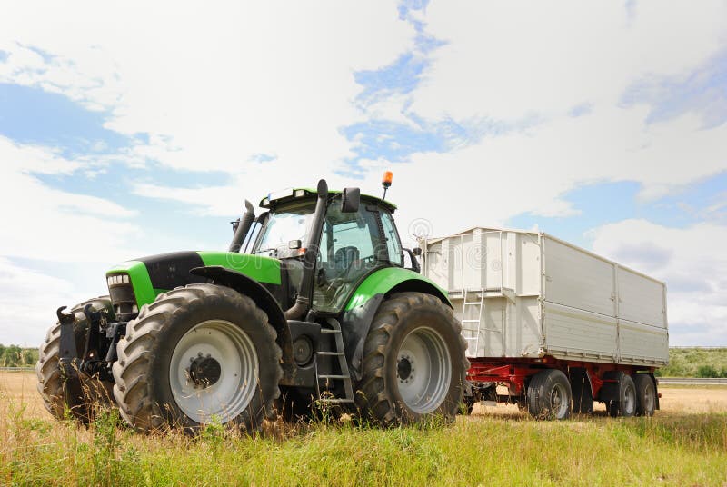 De tractor van het landbouwbedrijf stock fotografie De tractor van het landbouwbedrijf stock fotografie