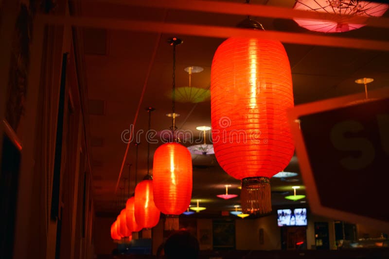 De traditionele Lantaarn van China of Rode lamp Chinese lantaarns aan celeb royalty-vrije stock afbeelding De traditionele Lantaarn van China of Rode lamp Chinese lantaarns aan celeb royalty-vrije stock afbeelding