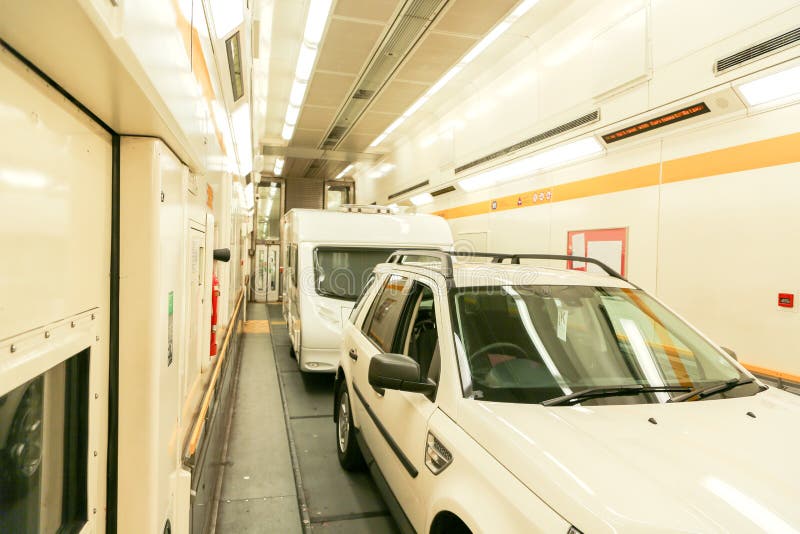 De treinvervoer van de Tunnel onder het Kanaal stock afbeeldingen De treinvervoer van de Tunnel onder het Kanaal stock afbeeldingen
