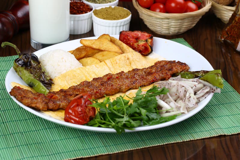De Turkse Kebab van Adana - Urfa- royalty-vrije stock afbeelding De Turkse Kebab van Adana - Urfa- royalty-vrije stock afbeelding