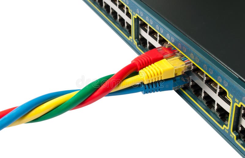 De verdraaide Kabels van het Netwerk Ethernet die met Hub worden verbonden stock afbeeldingen De verdraaide Kabels van het Netwerk Ethernet die met Hub worden verbonden stock afbeeldingen