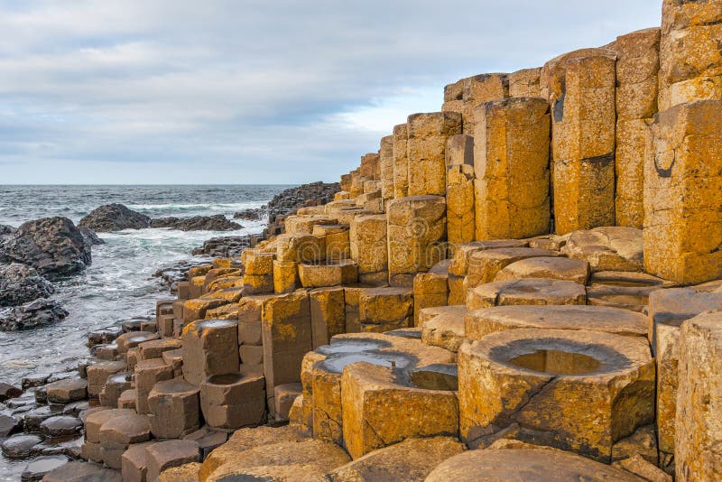 De Verhoogde weg van de reus, Noord-Ierland royalty-vrije stock afbeelding De Verhoogde weg van de reus, Noord-Ierland royalty-vrije stock afbeelding