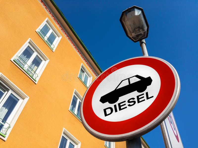 De verkeersteken die diesel auto's verbieden te gebruiken royalty-vrije stock foto De verkeersteken die diesel auto's verbieden te gebruiken royalty-vrije stock foto