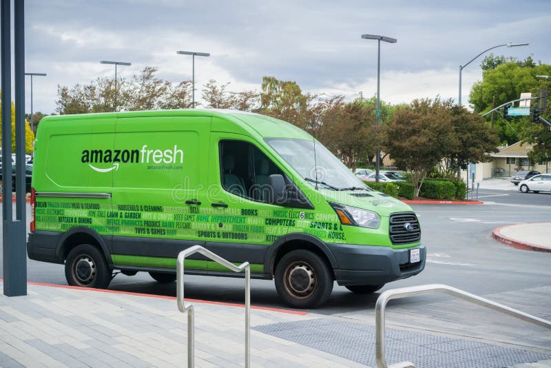 De Verse bestelwagen die van Amazonië leveringen op de baaigebied van San Francisco maken royalty-vrije stock foto's De Verse bestelwagen die van Amazonië leveringen op de baaigebied van San Francisco maken royalty-vrije stock foto's