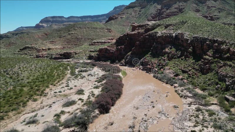 De video van de maaggin river drone