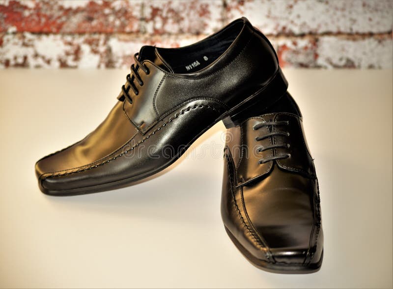 De vierkante vlakke schoenen van Teen elegante mensen royalty-vrije stock afbeeldingen De vierkante vlakke schoenen van Teen elegante mensen royalty-vrije stock afbeeldingen