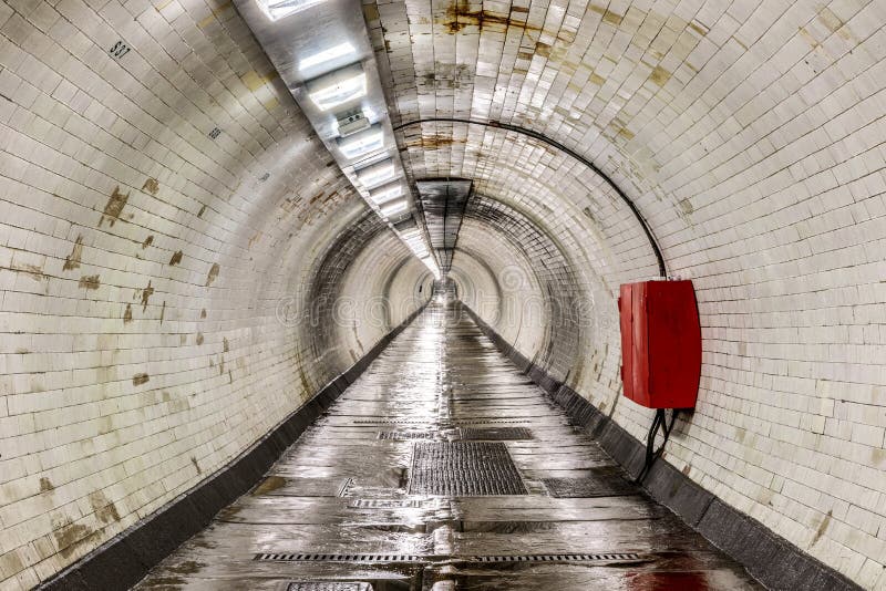 De Voettunnel Van Greenwich Onder De Rivier Theems Stock Foto - Image ...