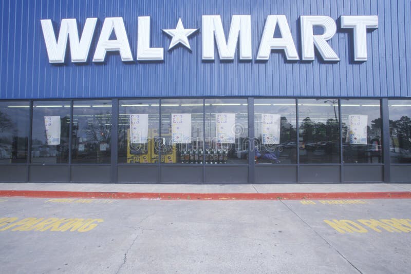 De voorzijde van de Opslag van Supercenter van de Markt van Wal royalty-vrije stock foto's De voorzijde van de Opslag van Supercenter van de Markt van Wal royalty-vrije stock foto's