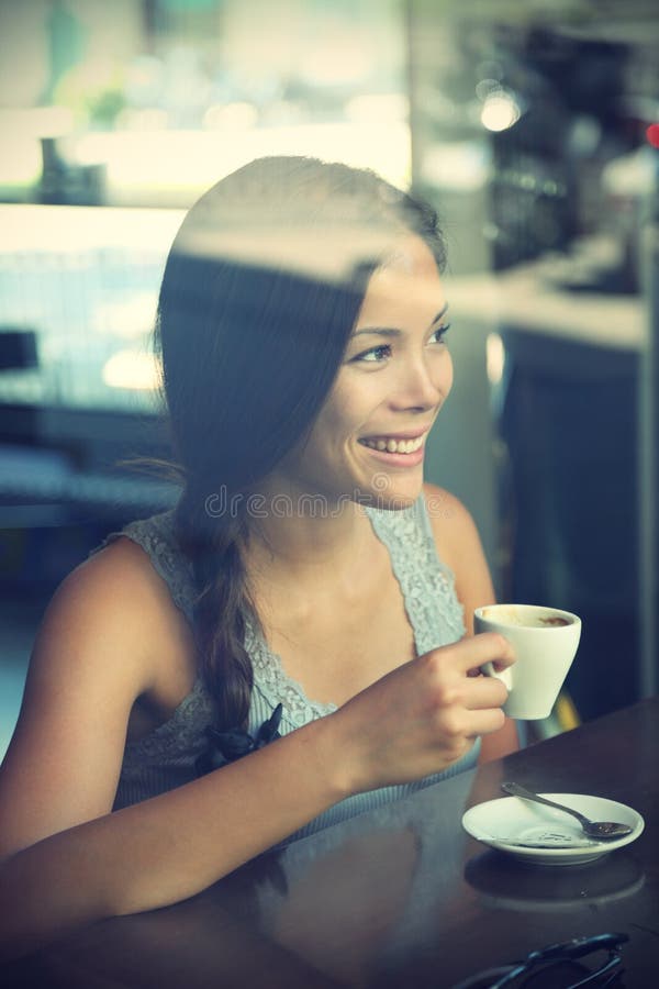 De vrouw van de koffie royalty-vrije stock fotografie De vrouw van de koffie royalty-vrije stock fotografie