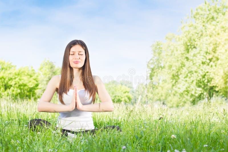 De vrouw van de yoga stock fotografie De vrouw van de yoga stock fotografie