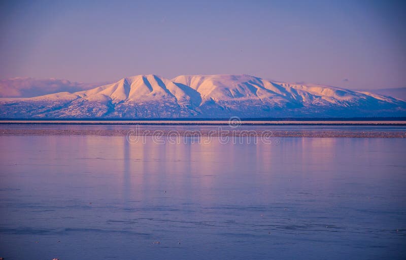 De Vulkanen die van Alaska dame dicht omhoog Hellingen slapen stock fotografie De Vulkanen die van Alaska dame dicht omhoog Hellingen slapen stock fotografie