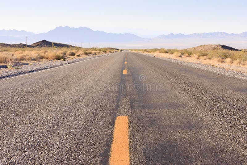 De Weg van de woestijn stock afbeeldingen De Weg van de woestijn stock afbeeldingen