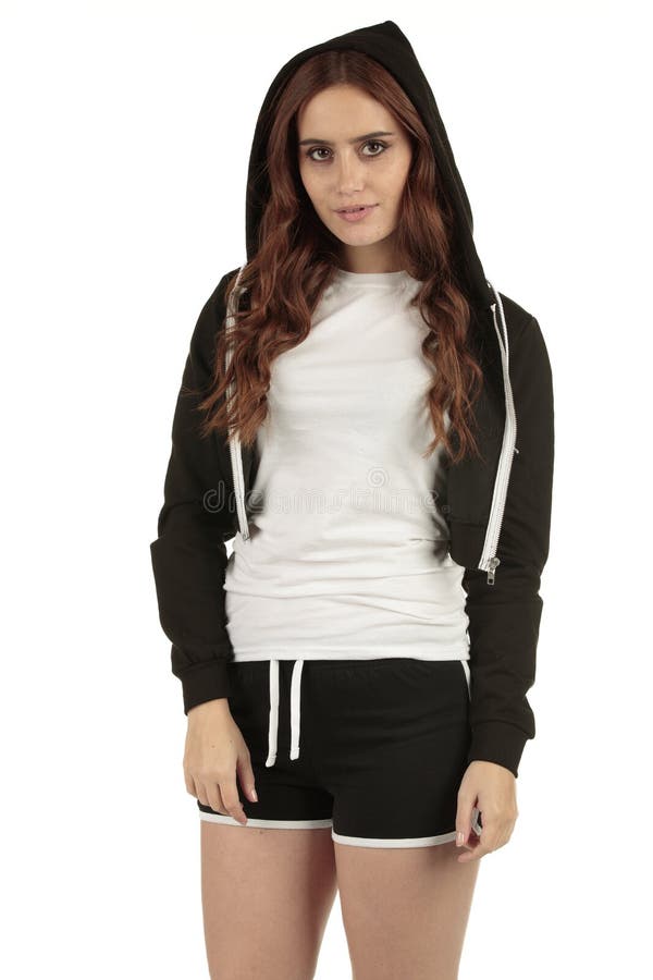 De wijnoogst stileerde sporten paste vrouw het gaan naar de gymnastiek in haar lege witte t-shirt met ruimte voor uw merk royalty-vrije stock foto De wijnoogst stileerde sporten paste vrouw het gaan naar de gymnastiek in haar lege witte t-shirt met ruimte voor uw merk royalty-vrije stock foto