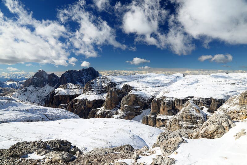 Winterlandschap in de Dolomieten stock fotografie