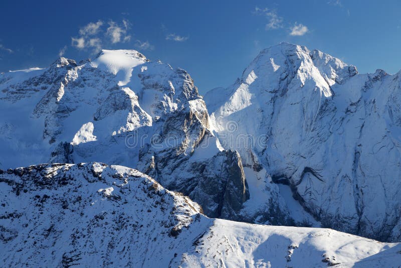 Winterlandschap in de Dolomieten stock afbeeldingen