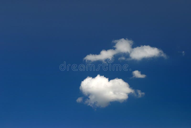 De wolk van de zomer royalty-vrije stock fotografie De wolk van de zomer royalty-vrije stock fotografie