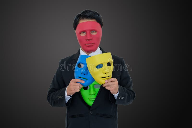 De zakenlieden dragen rood masker en verbergen vele maskers in kostuum royalty-vrije stock afbeeldingen De zakenlieden dragen rood masker en verbergen vele maskers in kostuum royalty-vrije stock afbeeldingen