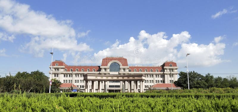 In de zomer, het landschap van Tianjin-de Universiteit van de Ambtenaar van de Openbaar Ministerie royalty-vrije stock foto In de zomer, het landschap van Tianjin-de Universiteit van de Ambtenaar van de Openbaar Ministerie royalty-vrije stock foto