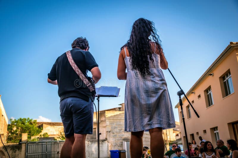 De zomerviering in een kleine stad in Mallorca, Spanje royalty-vrije stock afbeeldingen De zomerviering in een kleine stad in Mallorca, Spanje royalty-vrije stock afbeeldingen
