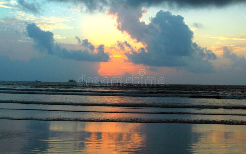 De zonsondergang. stock foto De zonsondergang. stock foto