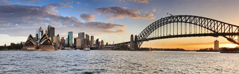 De zonsondergangpanorama van Sydney Kiribilli CBD royalty-vrije stock foto's De zonsondergangpanorama van Sydney Kiribilli CBD royalty-vrije stock foto's