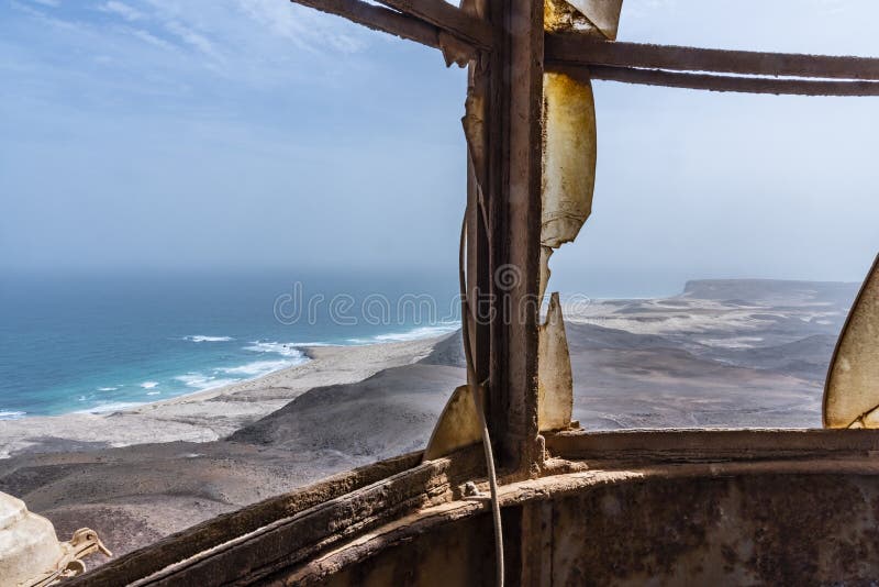 De Zwartevuurtoren Kaapverdië van Morro van de kustlijnmening stock fotografie De Zwartevuurtoren Kaapverdië van Morro van de kustlijnmening stock fotografie